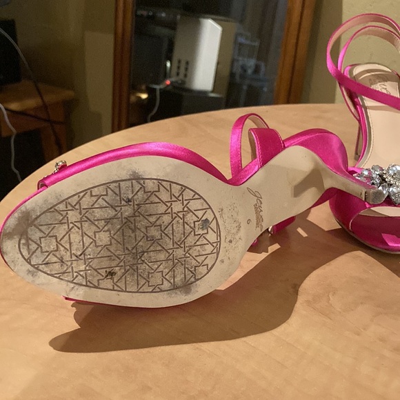 Badgley Mischka Jewel Heels - Picture 5 of 9